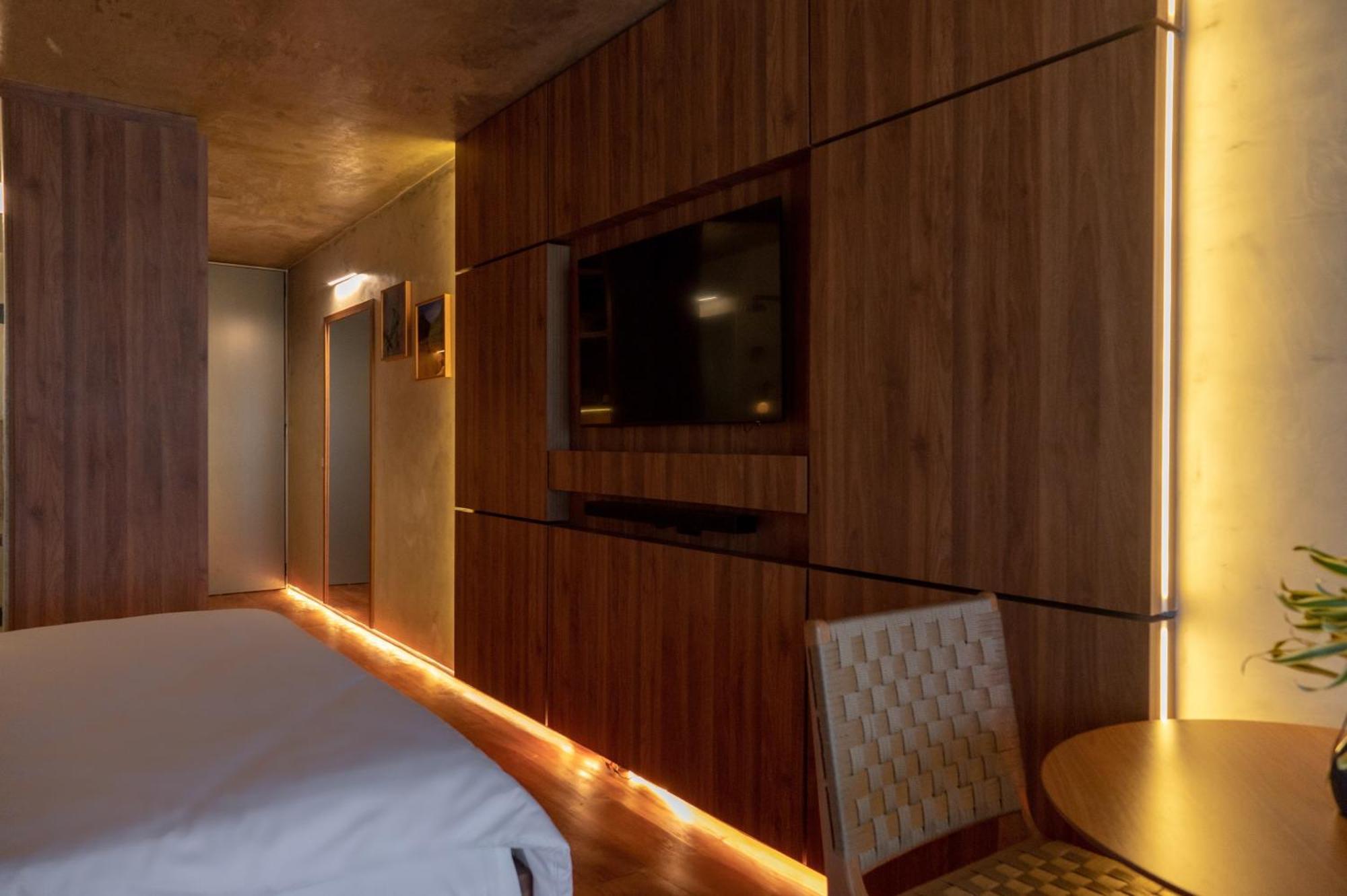 Duke Beach Hotel Маресиас Экстерьер фото