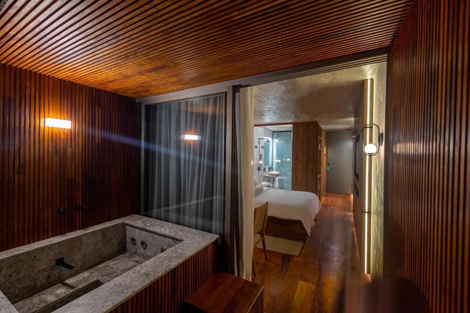 Duke Beach Hotel Маресиас Экстерьер фото