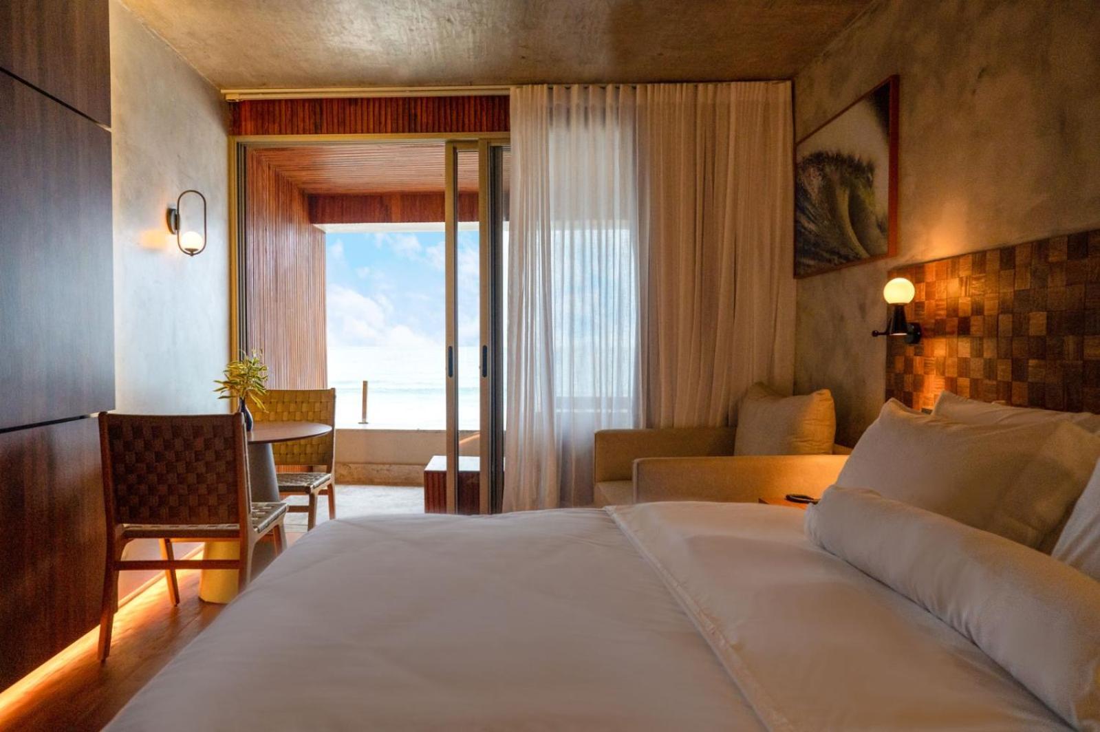 Duke Beach Hotel Маресиас Экстерьер фото