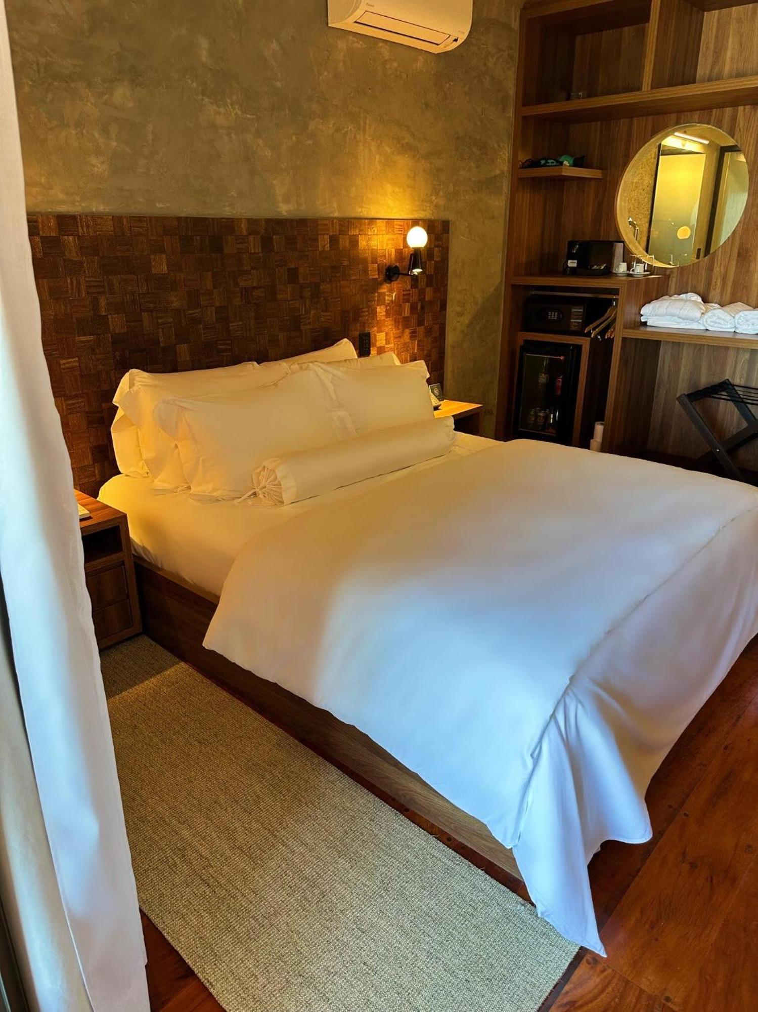 Duke Beach Hotel Маресиас Экстерьер фото