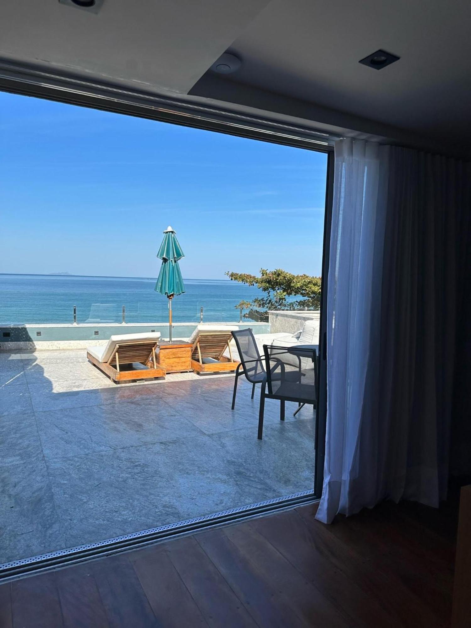 Duke Beach Hotel Маресиас Экстерьер фото