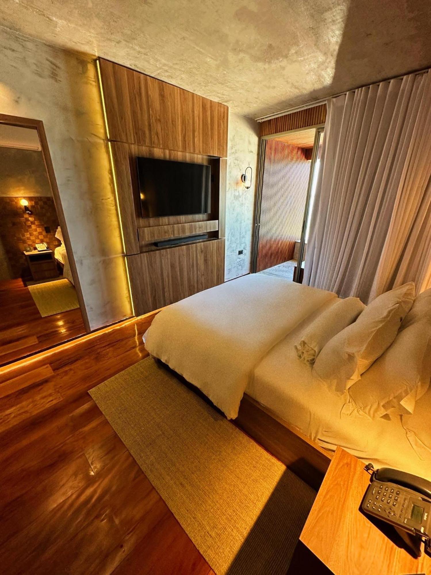 Duke Beach Hotel Маресиас Экстерьер фото